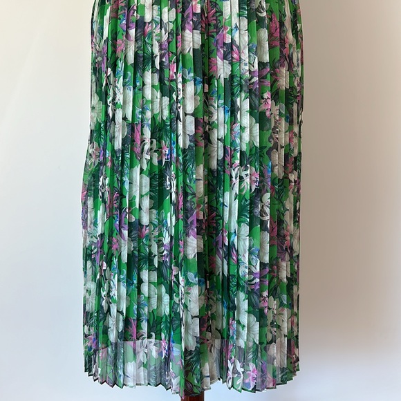 Adelyn Rae Addison Chiffon Floral Dress NWT - Picture 11 of 12